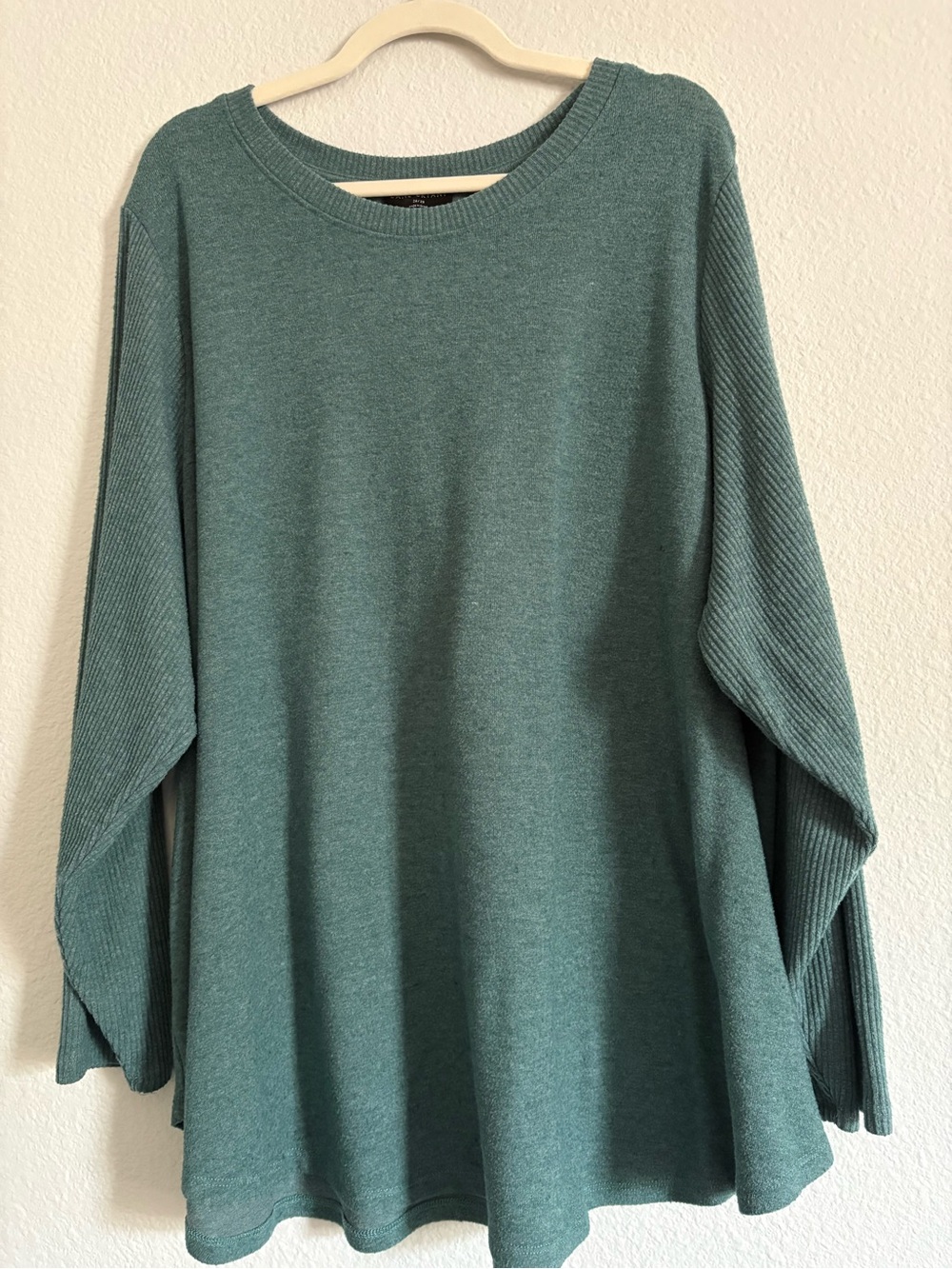 Lane Bryant Light Pine Green Long Sleeve Top Size 26/28 Like New